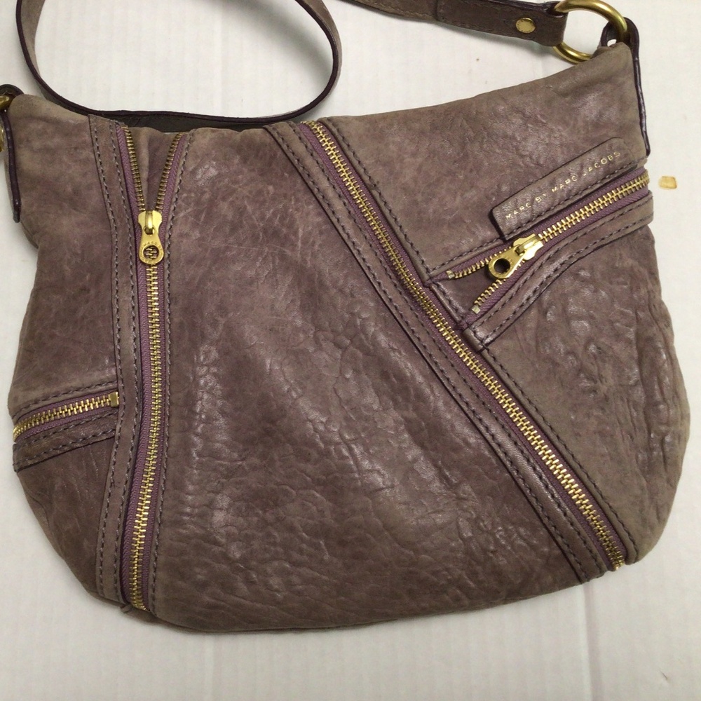 Marc Jacobs Mauve Taupe Leather Crossbody Bag with Gold Hardware - Picture 2 of 7
